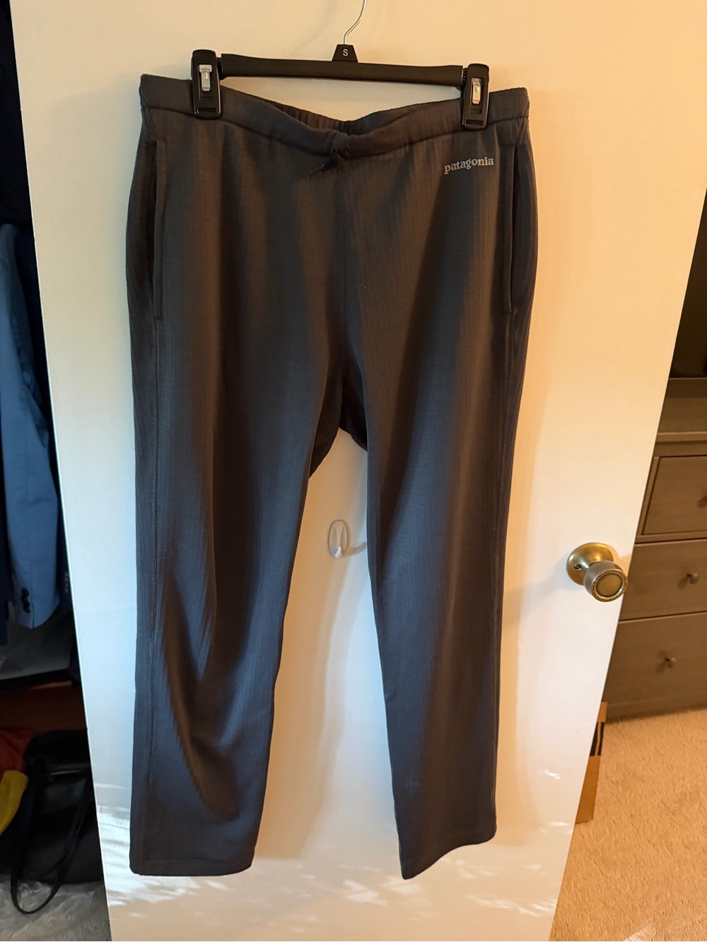 Patagonia Men's R1 Dark Gray Sweatpants